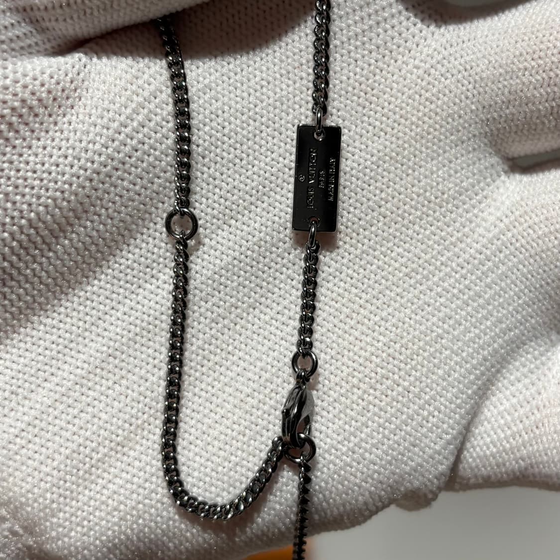 루이비통 모노그램 로켓 목걸이 상품이미지5