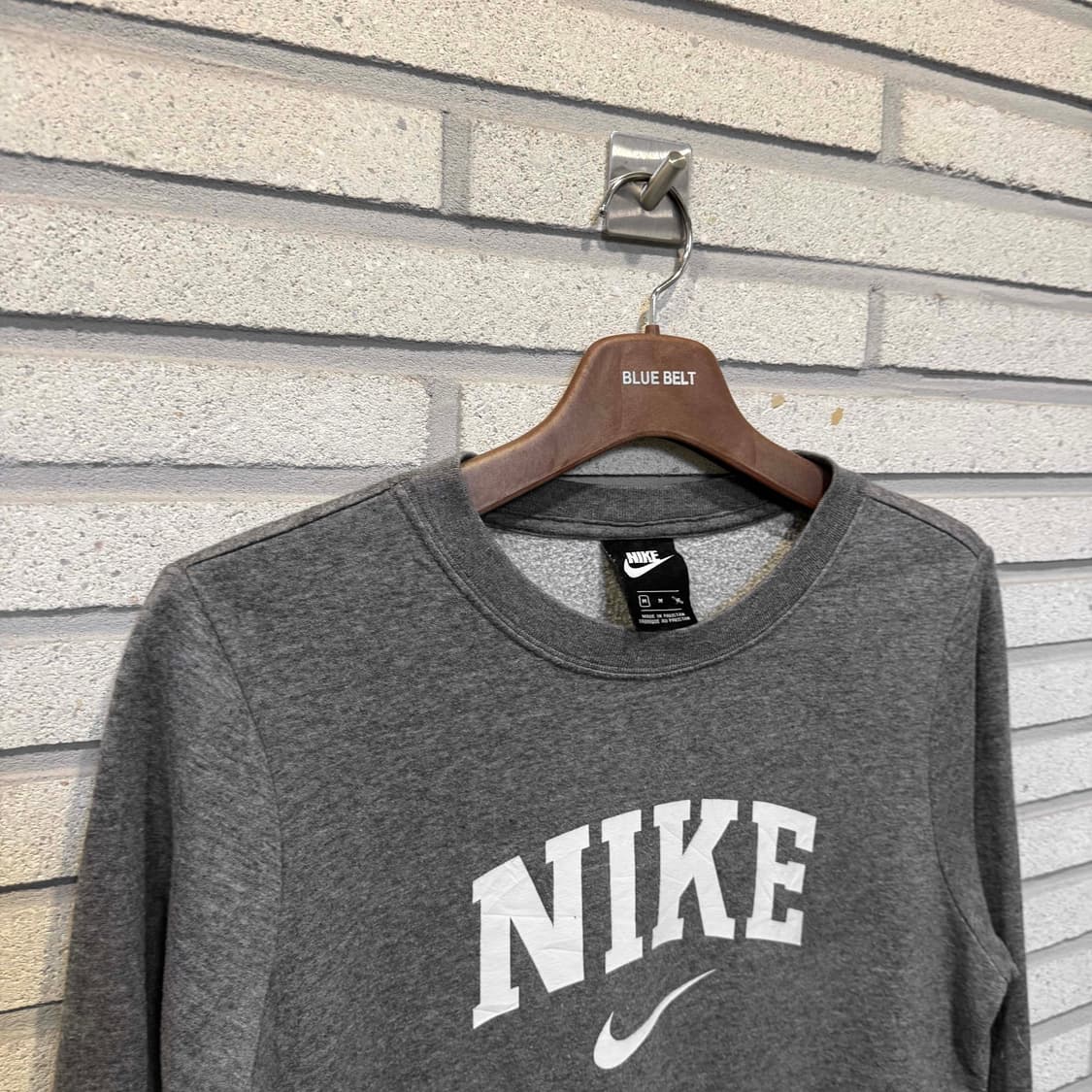 나이키 프론트 NIKE 빅로고 기모 맨투맨 그레이 컬러 상품이미지2