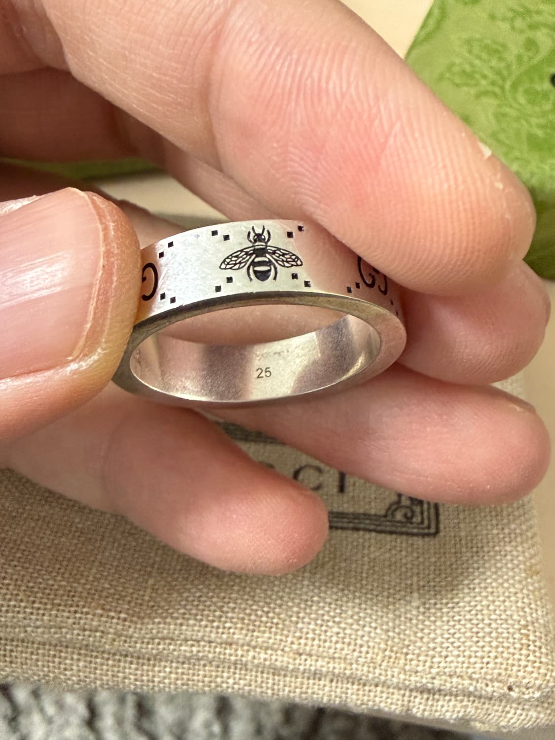 구찌 반지 비 인그레이브드 링 6mm 25호 팝니다. 상품이미지2