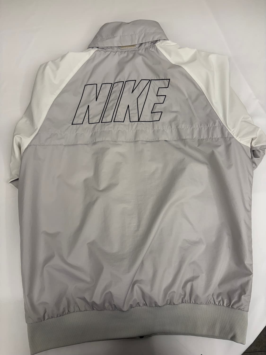 [XL] 나이키 바람막이 자켓 회색/화이트 상품이미지4