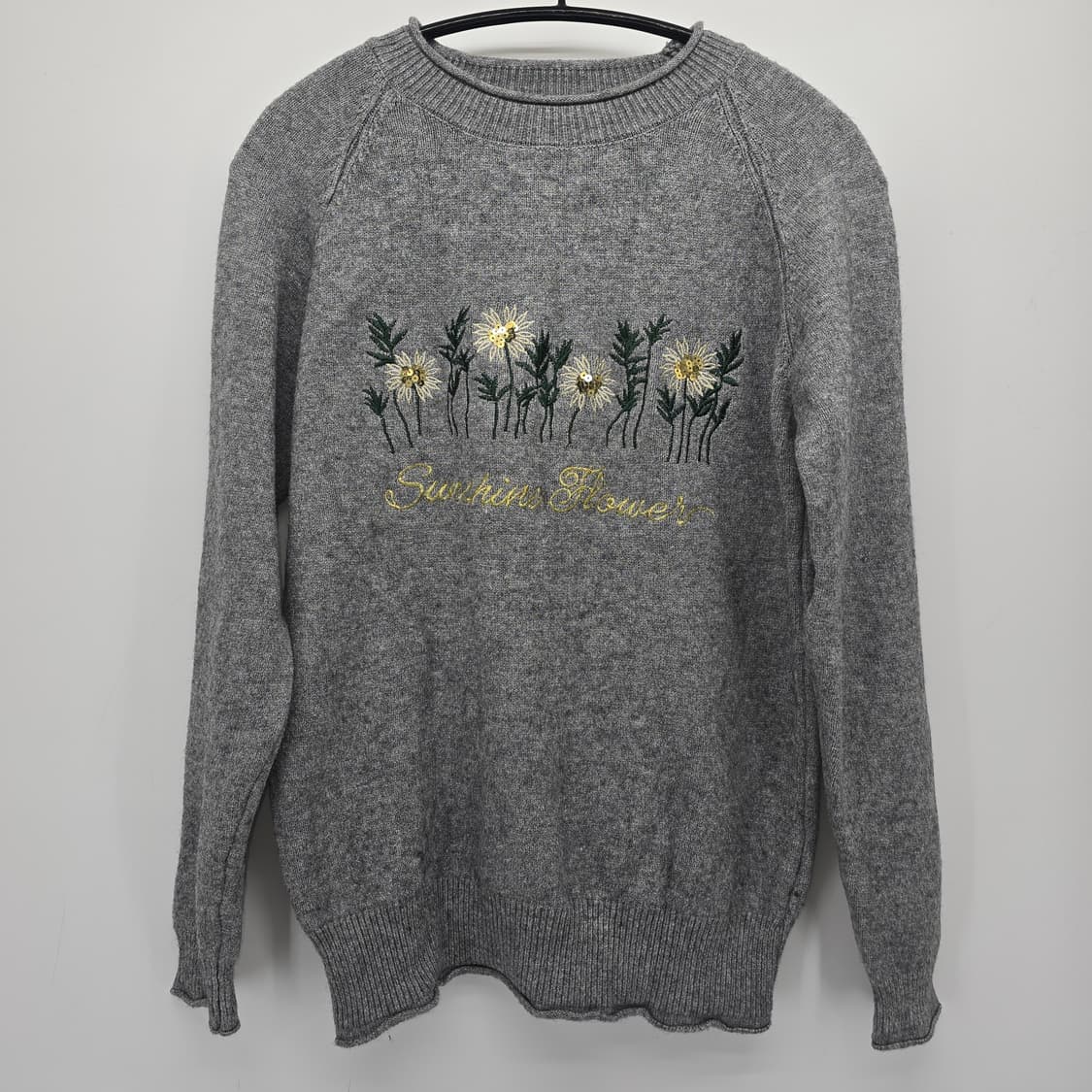 선플라워 자수 회색 스웨터 FREE 상품이미지1