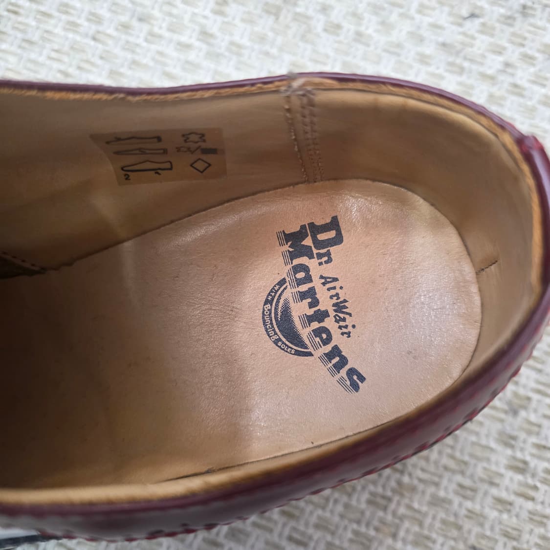 닥터마틴 삼색 윙팁 슈즈 블랙/화이트/레드 UK5 240 상품이미지3