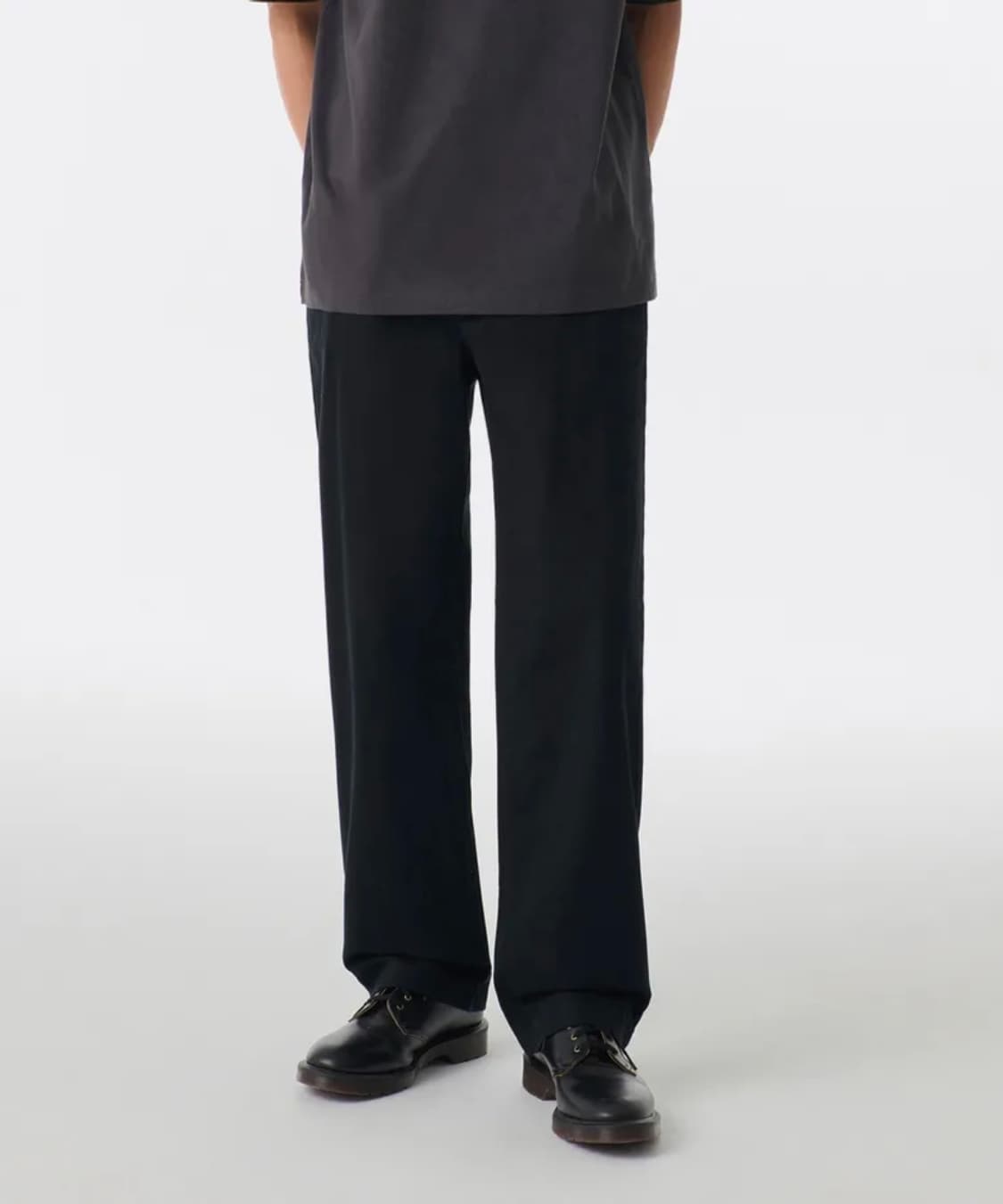 새제품) 무탠다드 레귤러 핏 히든 밴딩 치노 팬츠 블랙 상품이미지1