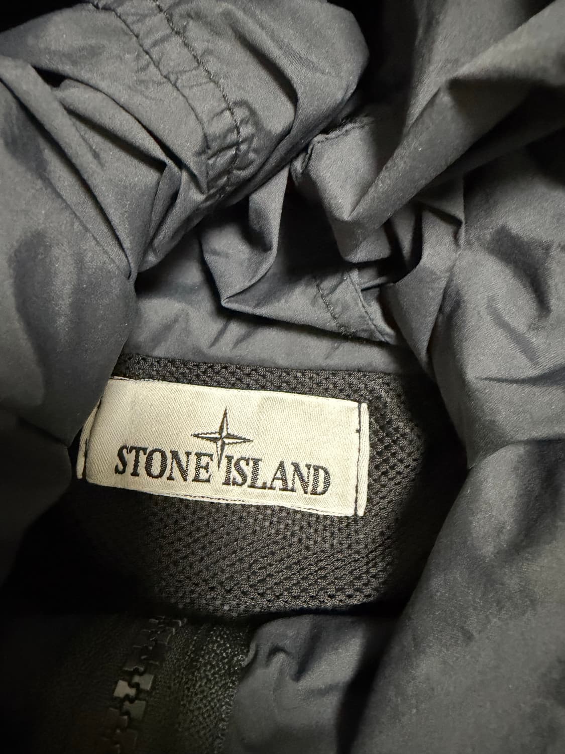 [25ss/새상품급]스톤아일랜드 스킨터치 나일론 tc 바람막이 블랙 L 상품이미지6