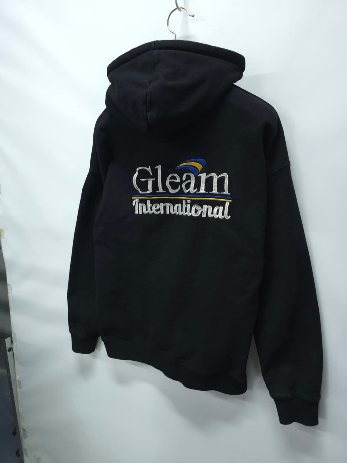 무신사 소버먼트 남여공용 인비저블 글림 자수 후드티 상품이미지1