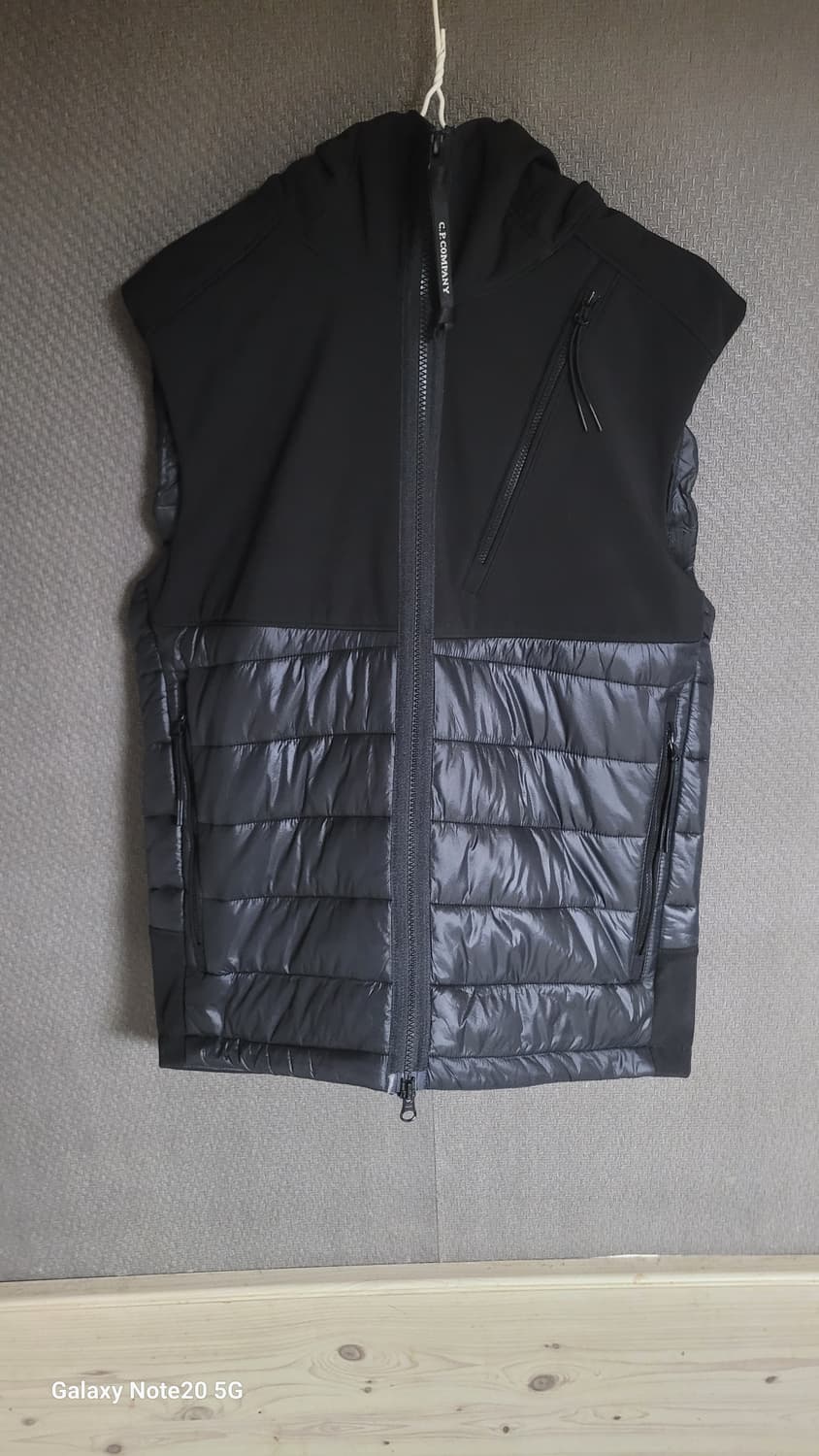 Cp컴퍼니 패딩조끼 상품이미지1