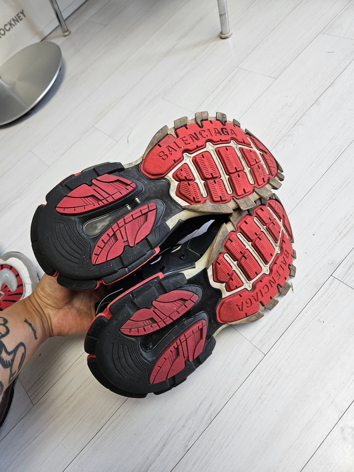 발렌시아가 트리플s 블랙/레드 42사이즈 상품이미지3