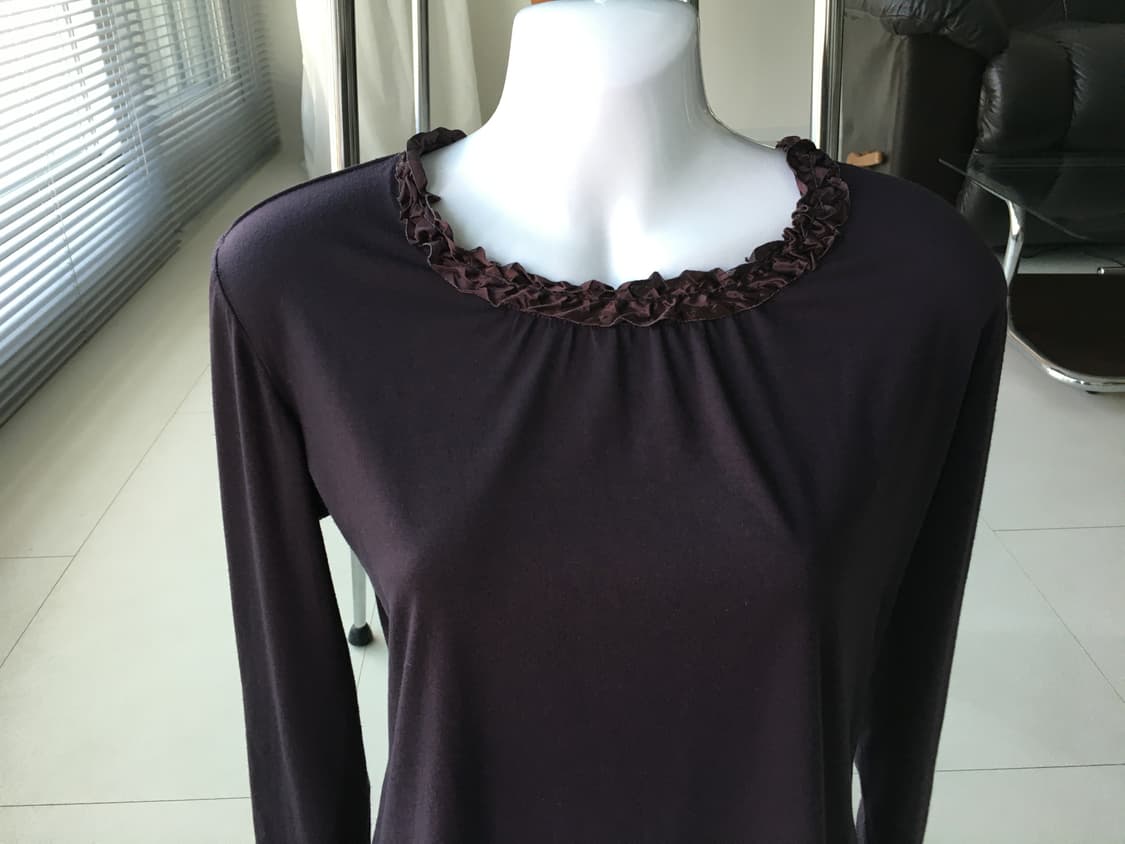 ruffle neck long sleeve top 상품이미지3