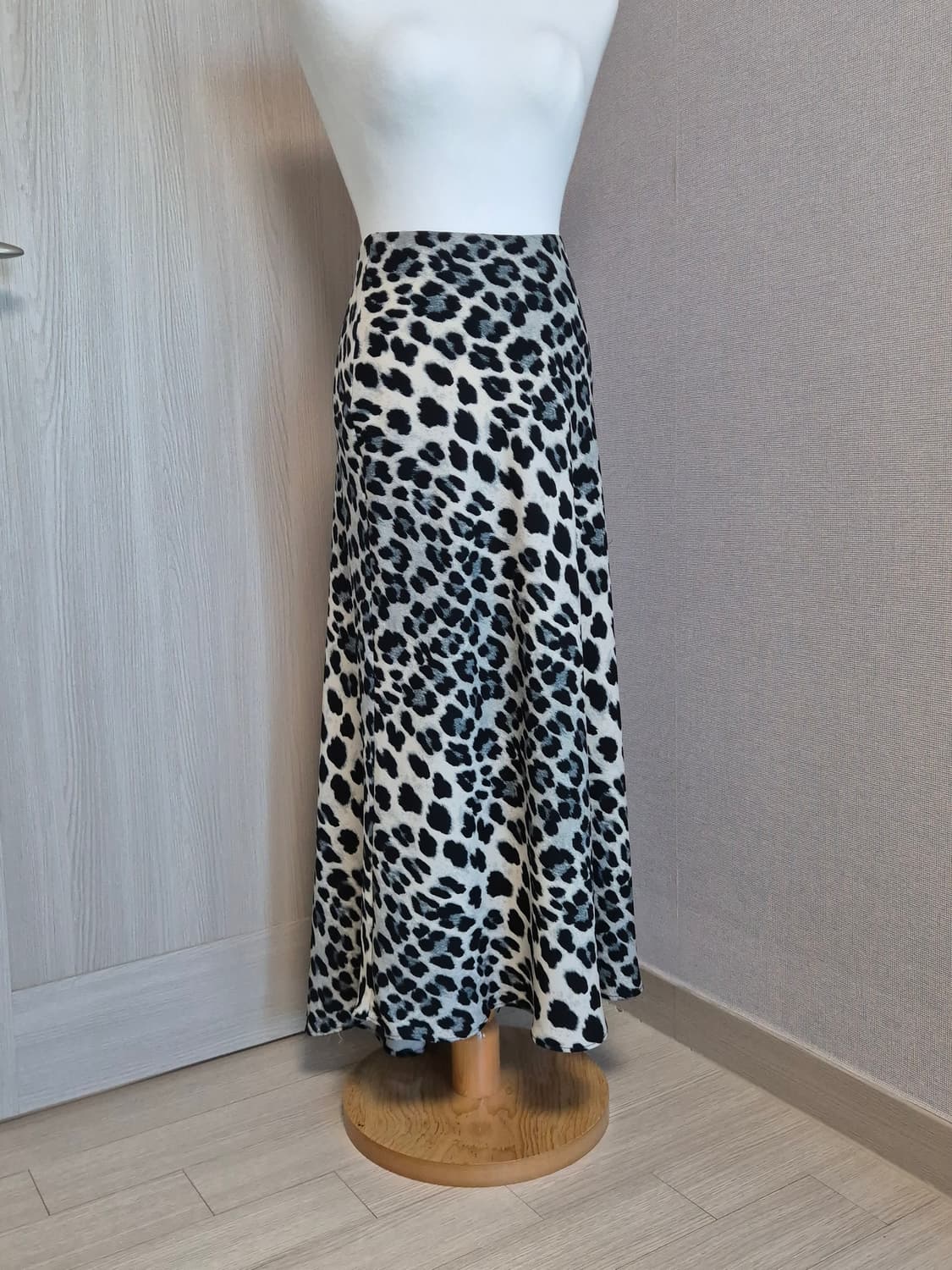 자라 블루 레오파드 롱스커트 상품이미지1