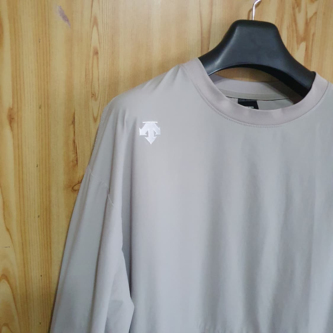 데상트 우븐 맨투맨 110 상품이미지2