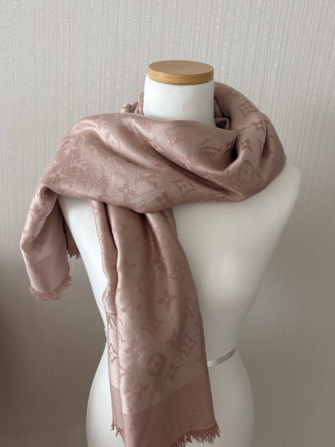 [정품] 루이비통 모노그램 샤인 숄 스카프 상품이미지4