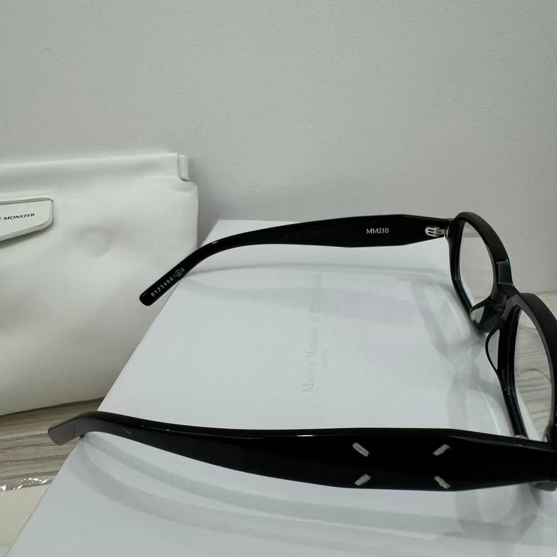 젠틀 몬스터 x 메종 마르지엘라 MM210 블랙 클리어 상품이미지3