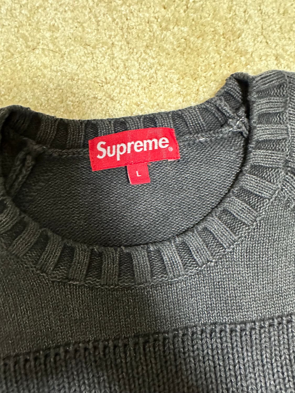 슈프림 스몰 박스 스트라이프 스웨터 블랙 -23SS 상품이미지2