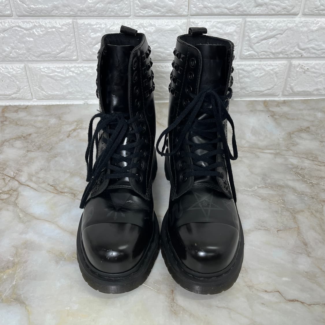 닥터마틴 1490 스터드 토널 스틸토 230 상품이미지2