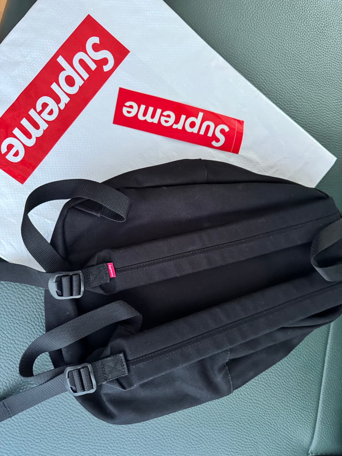 슈프림 백팩 상품이미지2