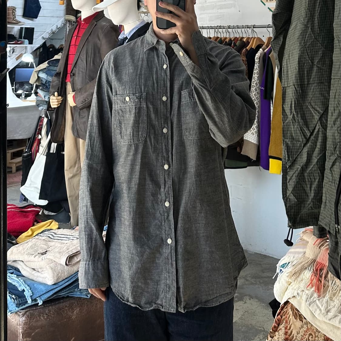 (착용컷) 유니클로 샴브레이 셔츠 (남성용 XL) 상품이미지3