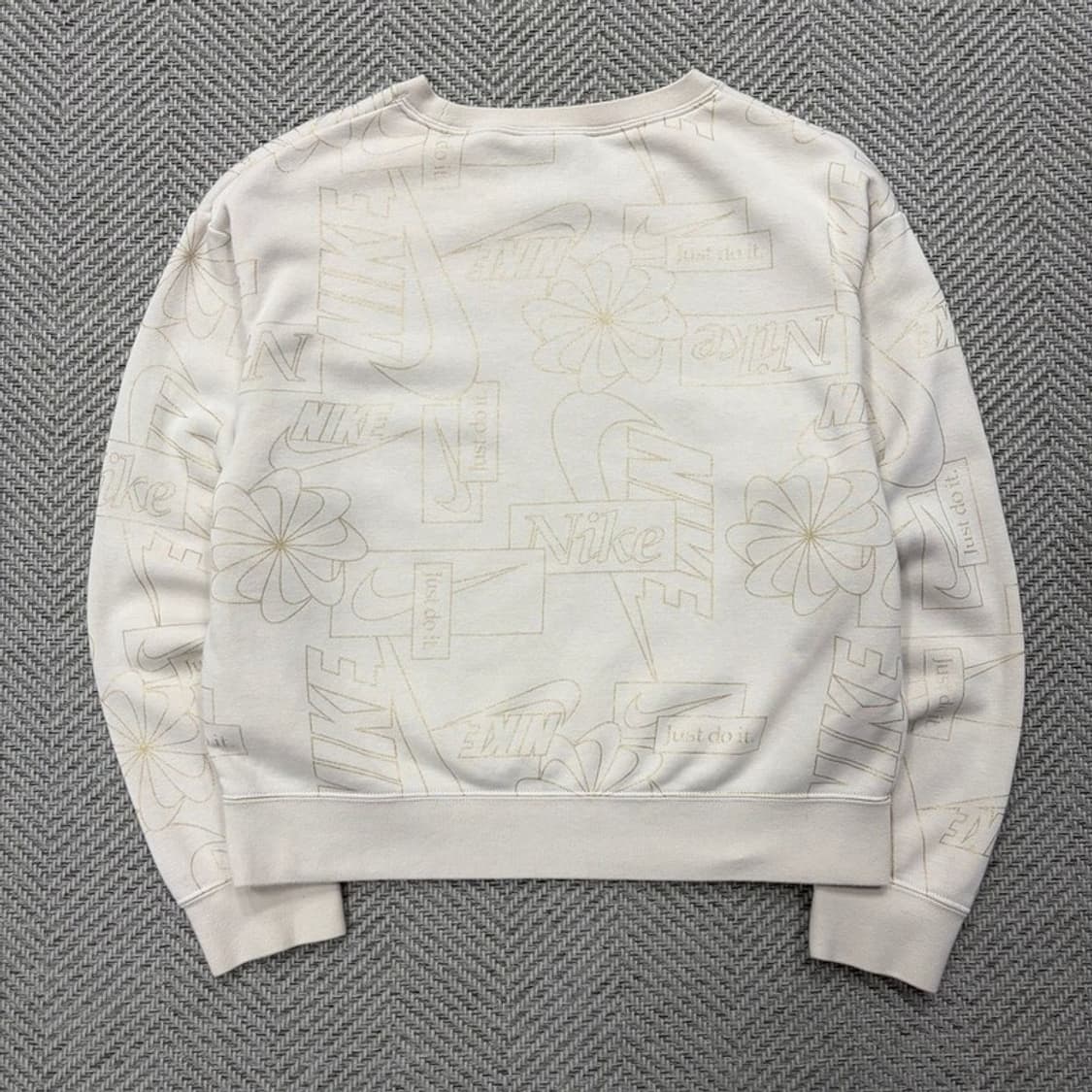 나이키 로고 골드패턴 맨투맨 v2323 상품이미지2