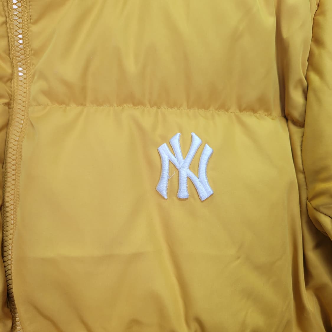 MLB 뉴욕 양키스 빅로고 다운 숏 패딩 자켓 점퍼 90사이즈 상품이미지3