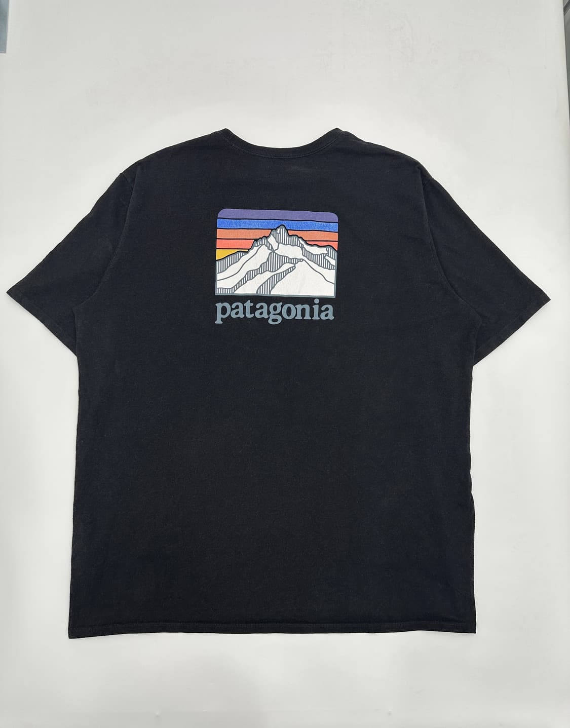 파타고니아 백프린팅 반팔티셔츠  상품이미지3