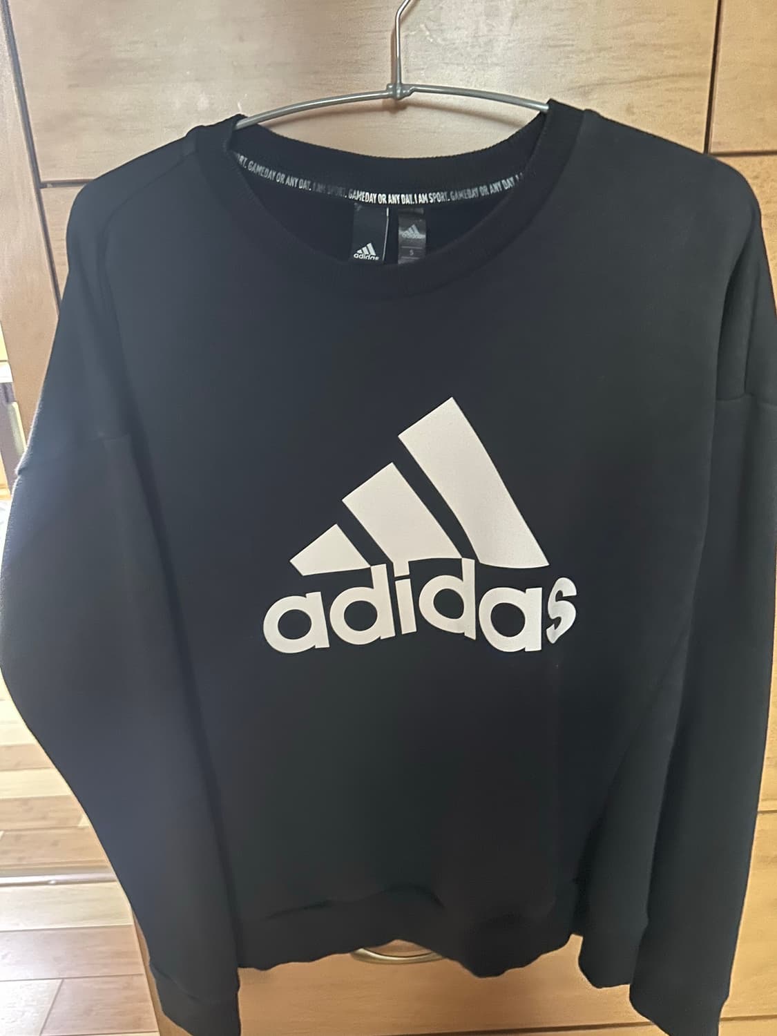 아디다스맨투맨 팝니다 상품이미지2