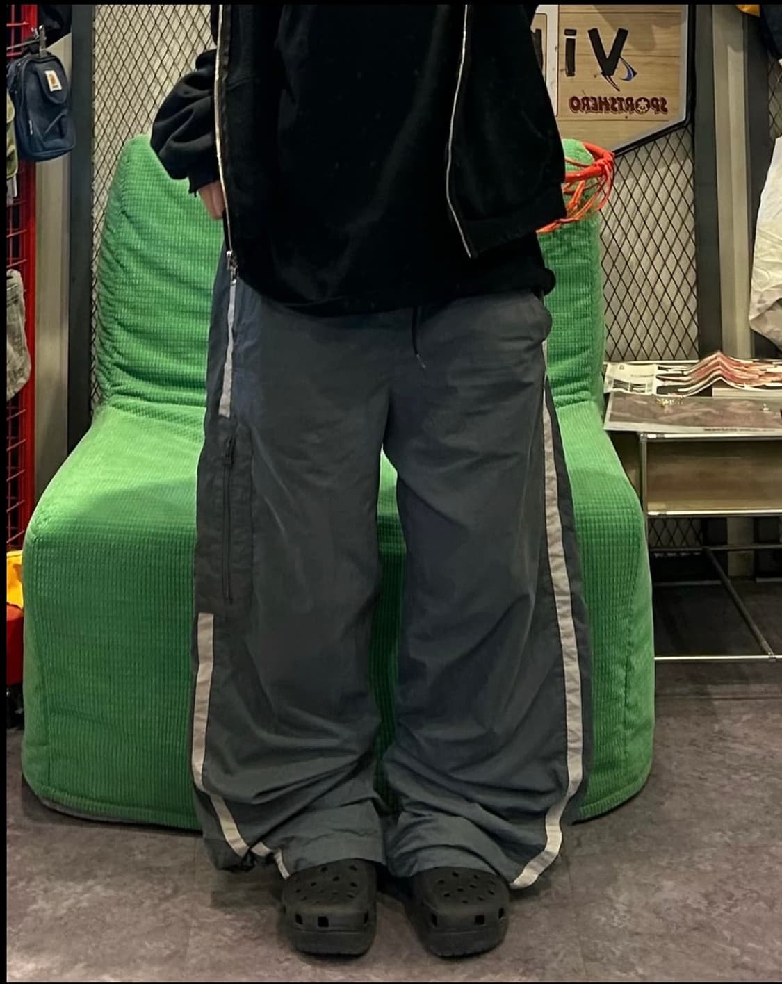 Nike charcol cargo track pants 상품이미지2