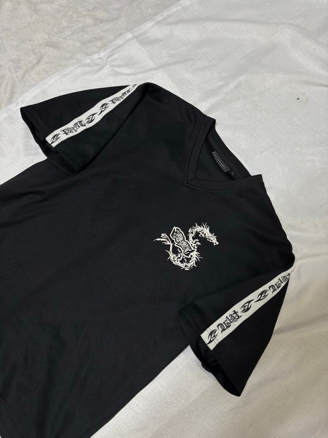 “Unknown” Oriental Dragon Print Tee 상품이미지4