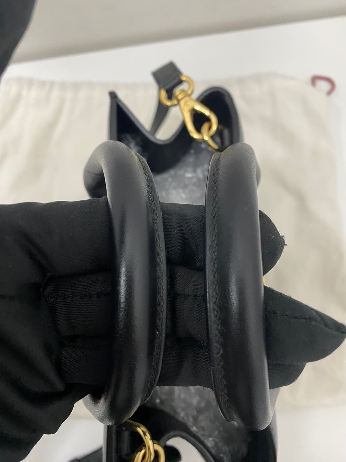 페라가모 스몰 스튜디오백 블랙 상품이미지6