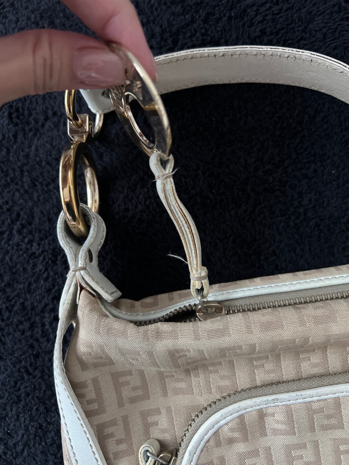 펜디 주카 패턴 숄더백 상품이미지7