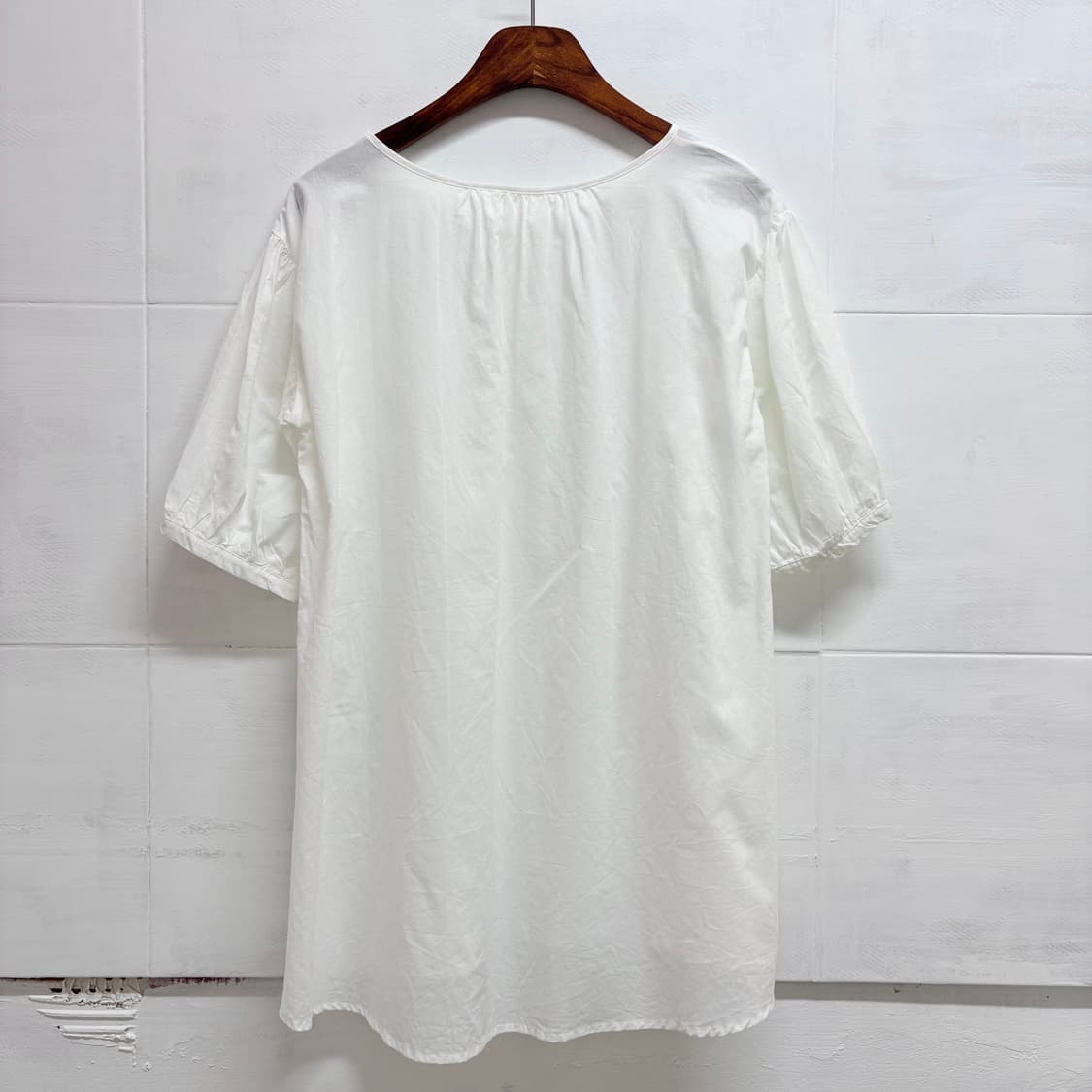 화이트 쉬미즈 모리걸 셔링 블라우스 블라우스 JPN 상품이미지4