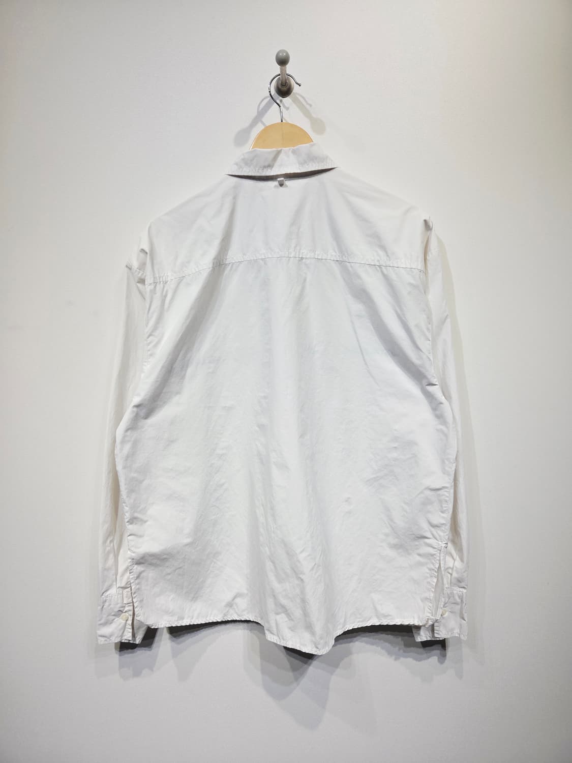 ADD 애드서울 레터링 히든버튼 화이트 셔츠 상품이미지6