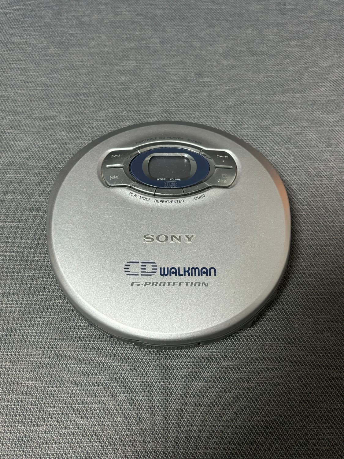 Sony 포터블 CD플레이어 워크맨 D-E660 (릴리슈슈 모델) 상품이미지1