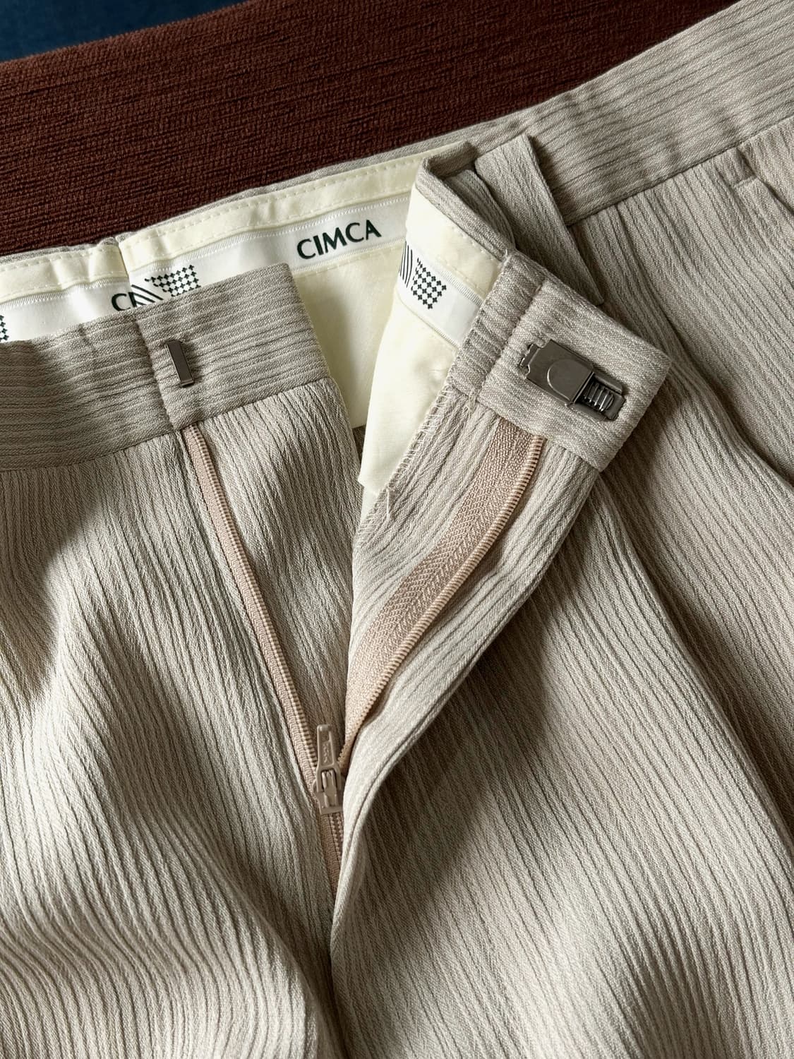 Light woven poly multi pleats trouser 상품이미지8