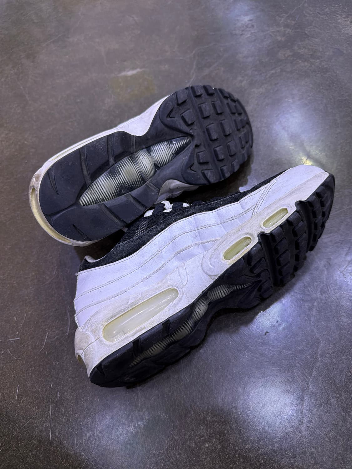 나이키 에어맥스95 에센셜 음양 화이트 블랙 슈즈 260 상품이미지8