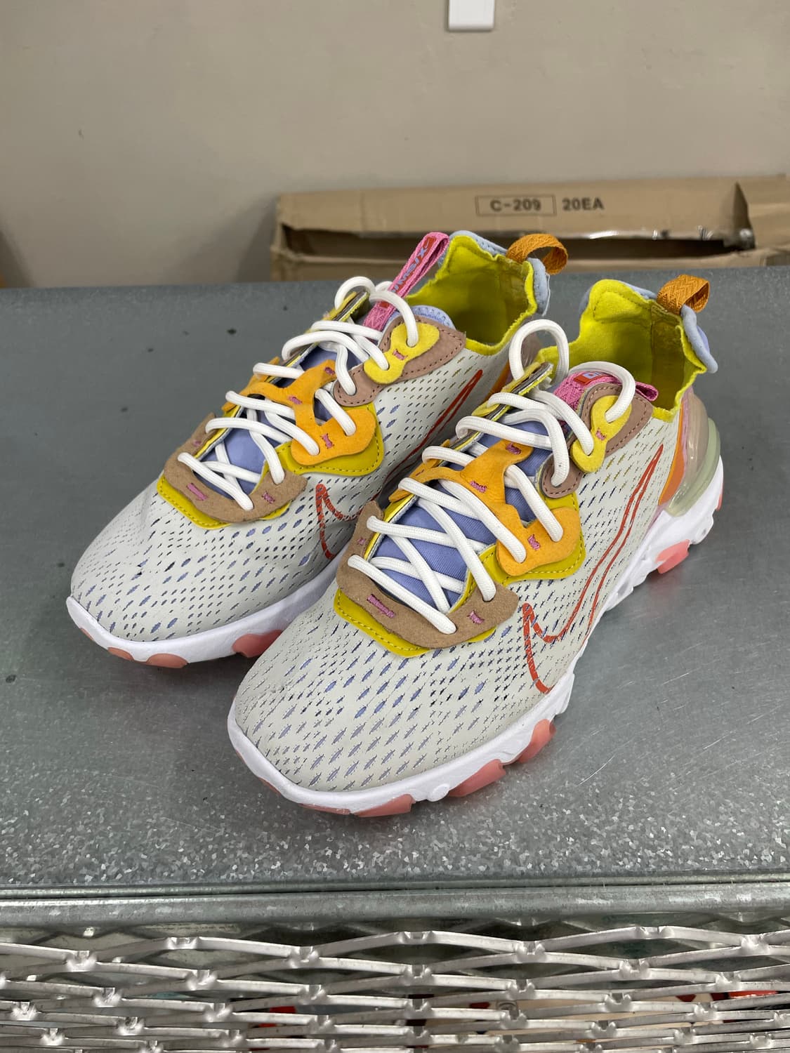 나이키 리액트 비전 퓨어 플래티넘 250 상품이미지2