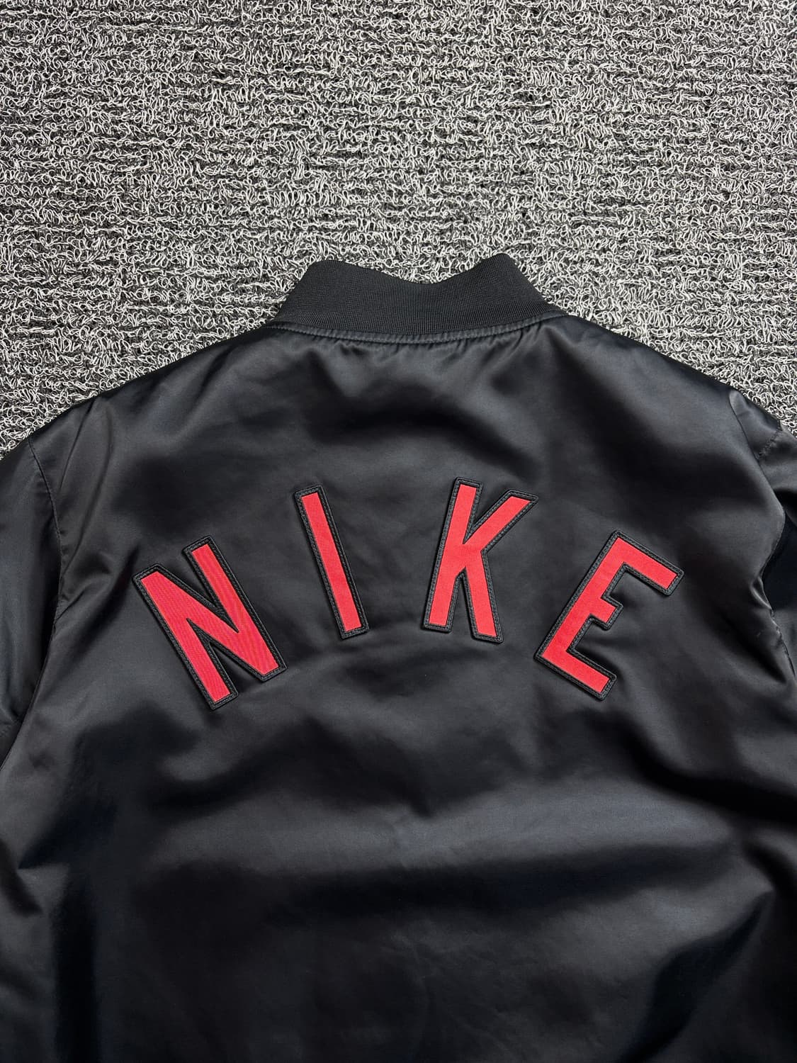 나이키 신형 에어 빅로고 사틴 바시티 자켓 2560 상품이미지1