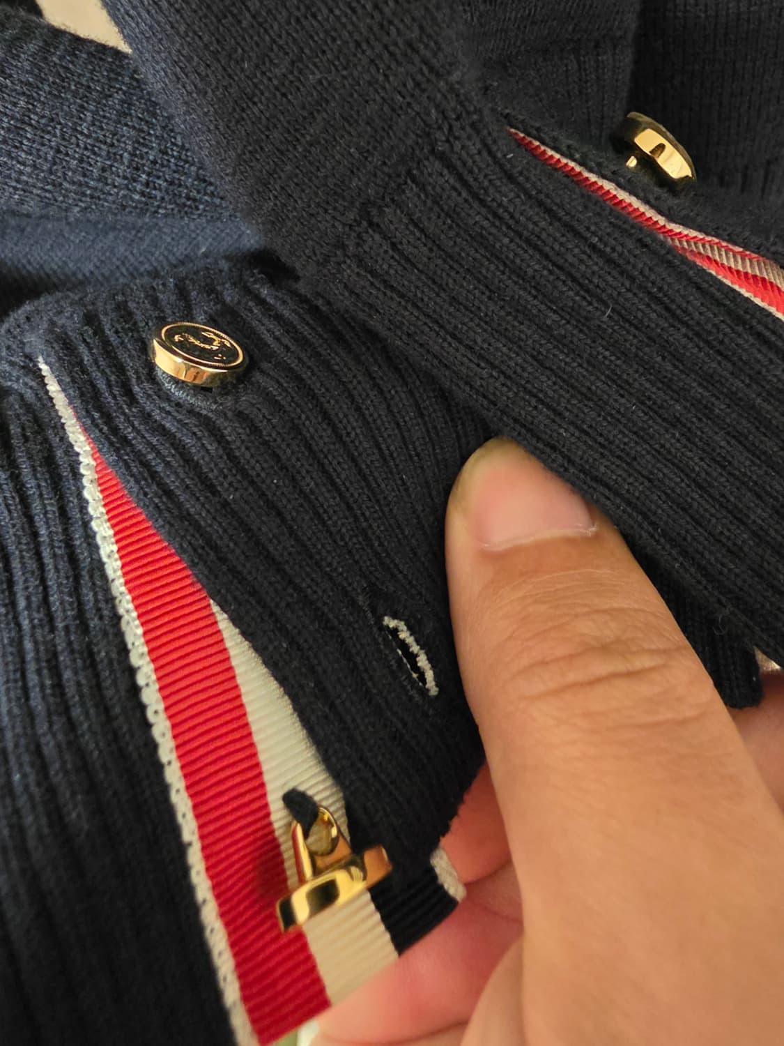 [4,새상품급]25ss 톰브라운 밀라노스티치 금장 니트 상품이미지5