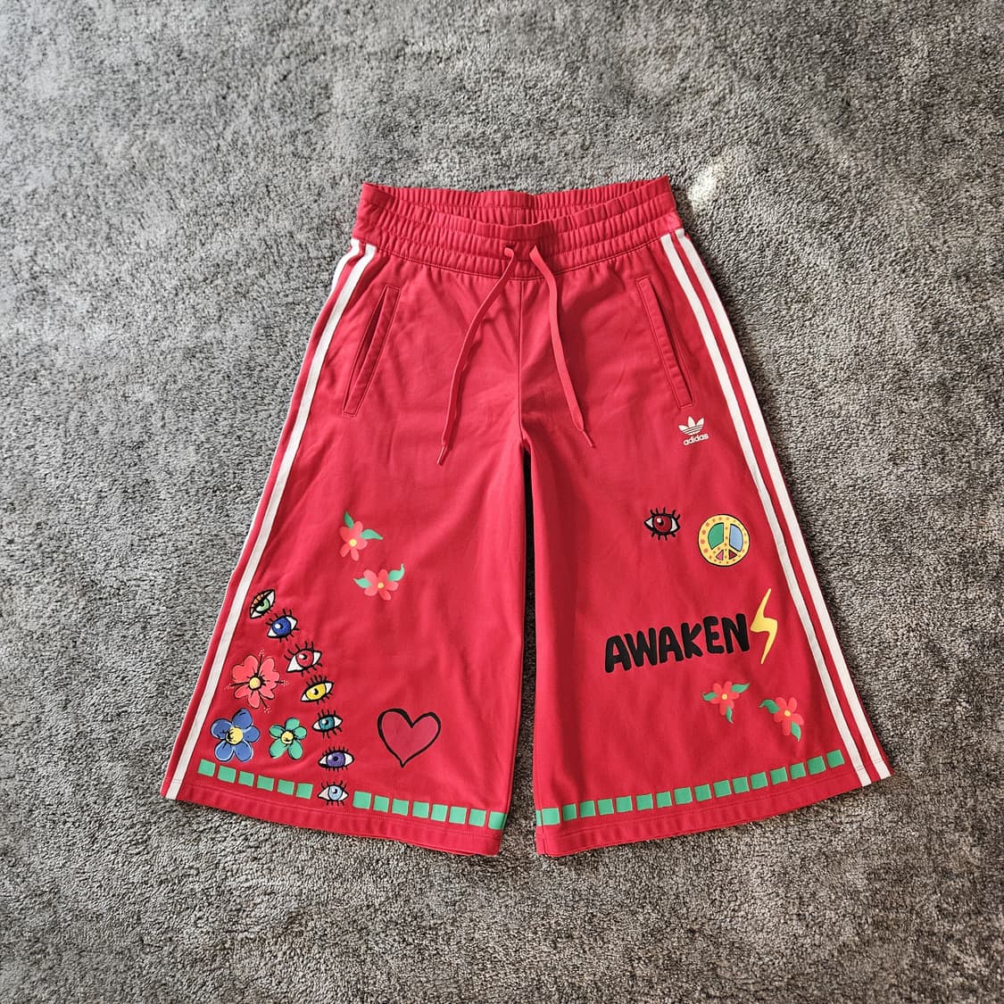 [무료배송] Adidas 퍼렐 윌리엄스 그래픽 반바지 상품이미지1