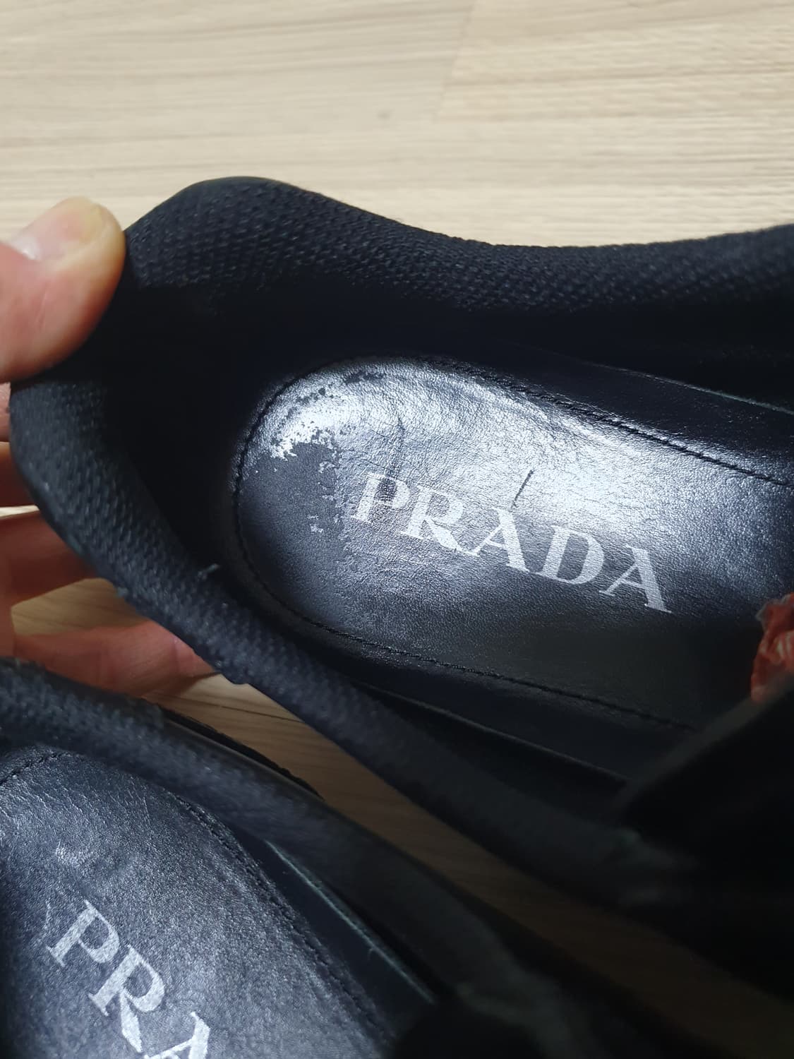 프라다 블랙 레더 스니커즈 270~75 상품이미지8