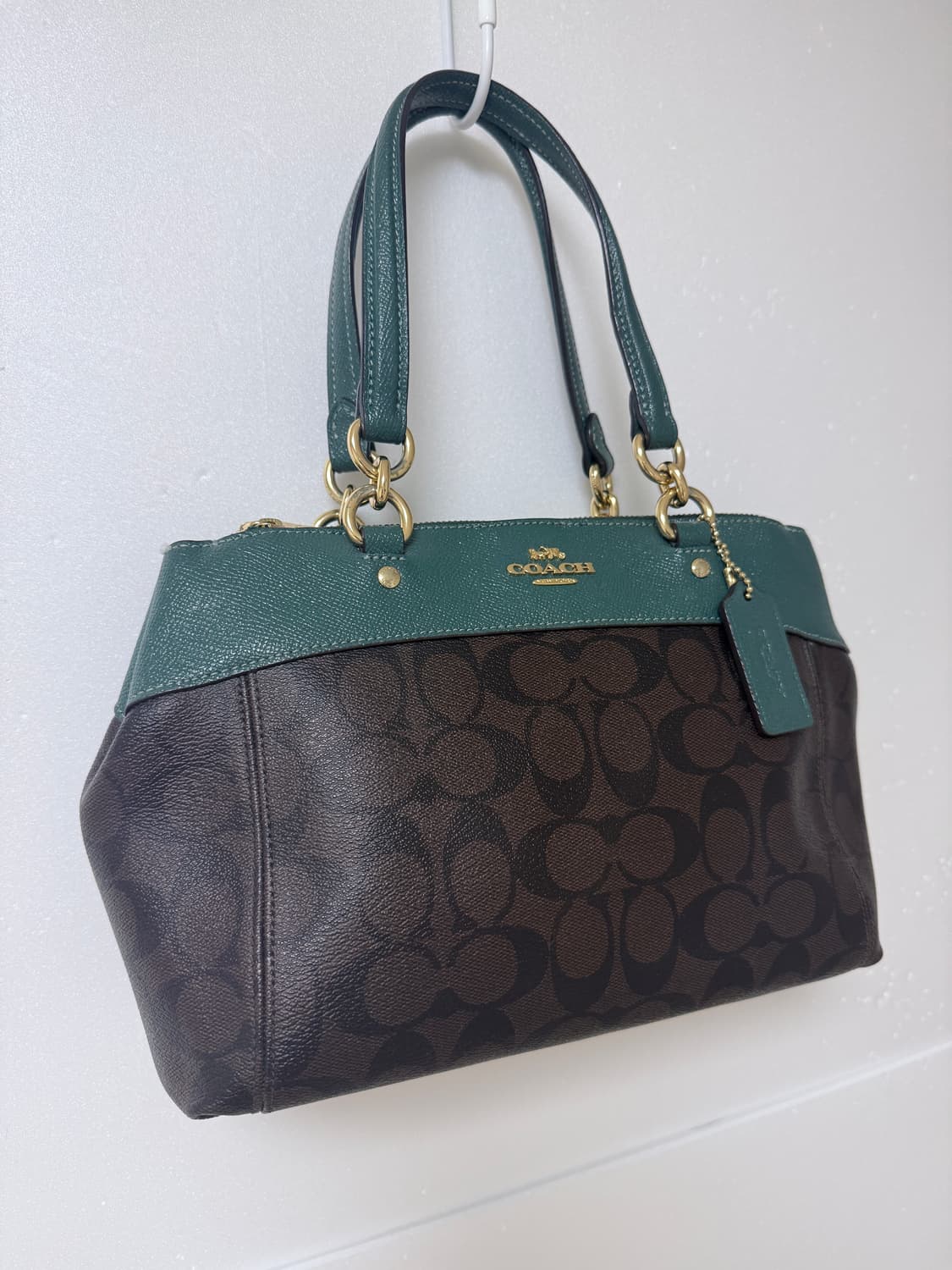  코치 COACH 시그니처 미니 숄더백  상품이미지2