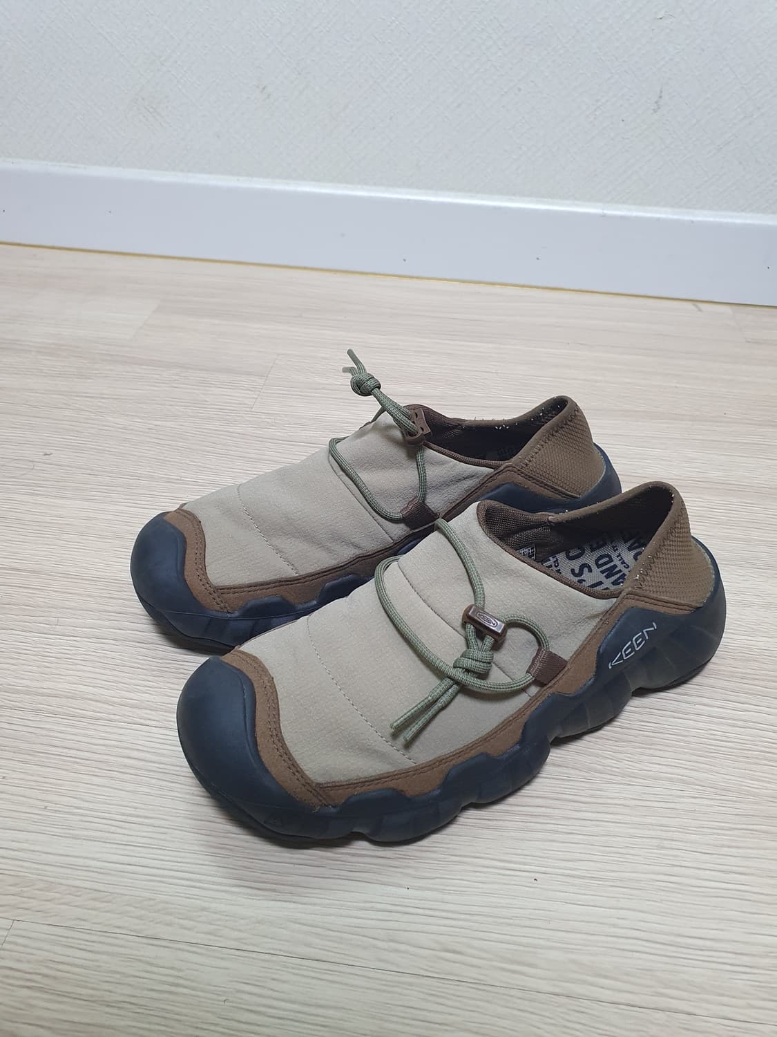 킨 하이파우저 크러쉬백 스니커즈 270 상품이미지4