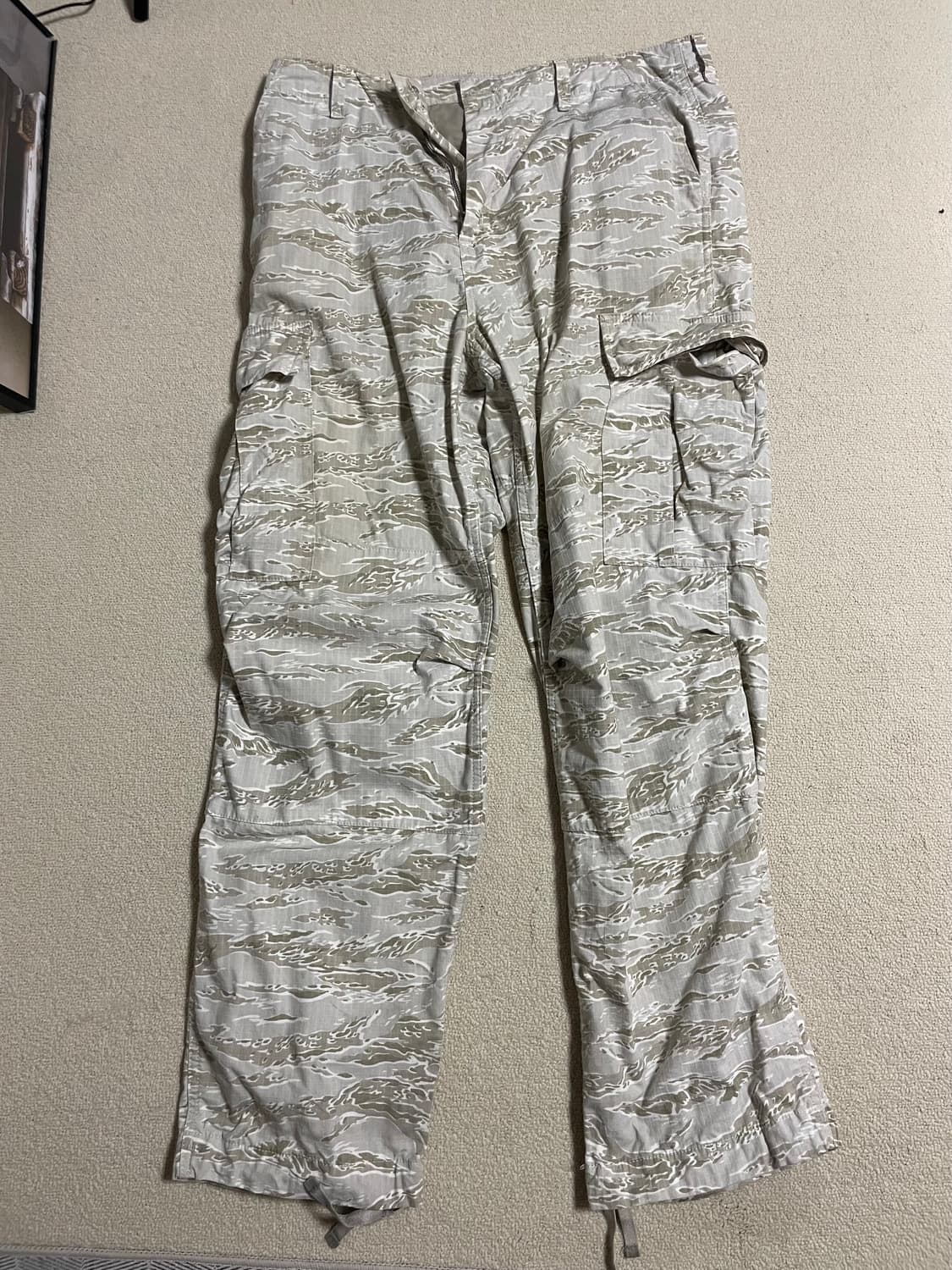 칼하트 wip 카모팬츠 32x32 상품이미지1