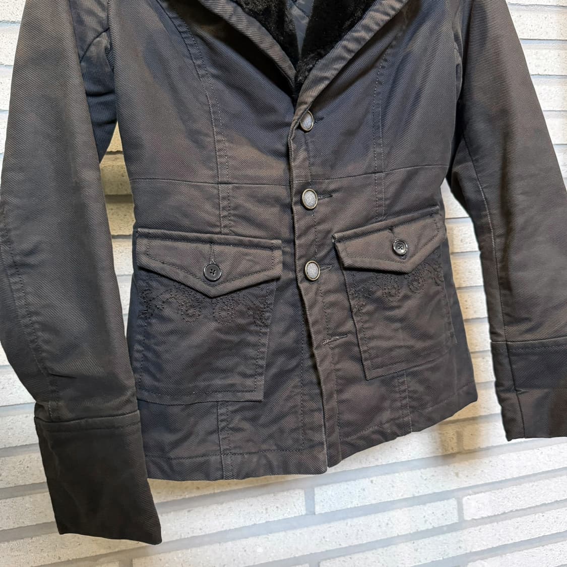 디젤 Y2K 아워글래스 퍼 코트자켓 패널절개 퀼팅안감 디테일 차콜 상품이미지5