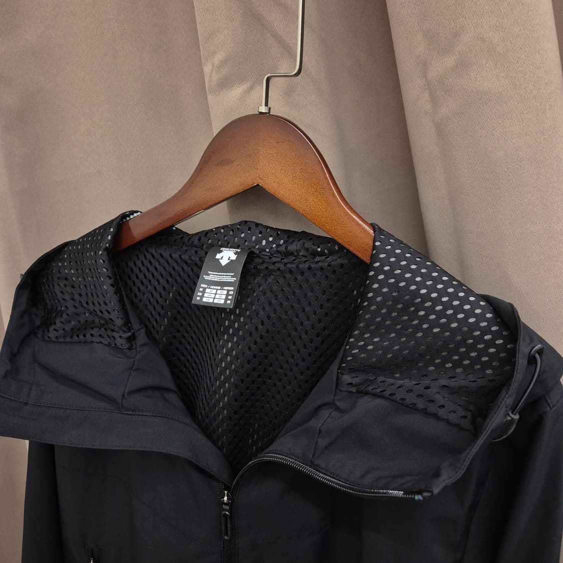 데상트 브리티시 트라이애슬론 바람막이 자켓 95 상품이미지3