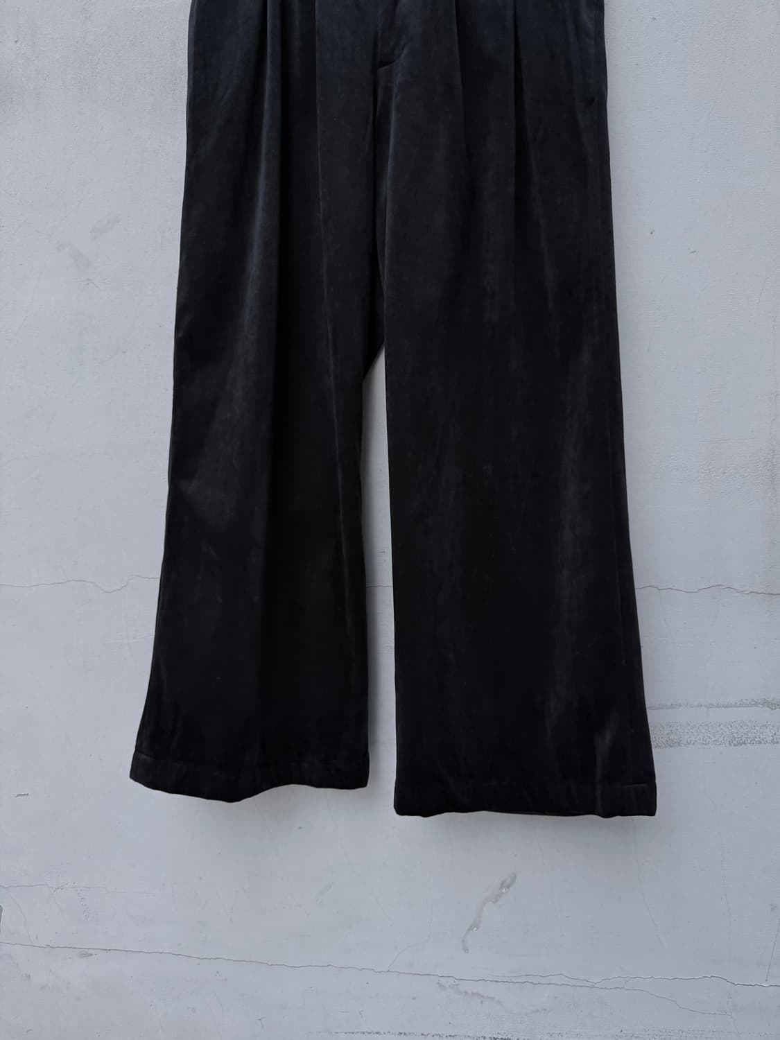 unrelaxing 벨루어 와이드 트라우저 상품이미지3