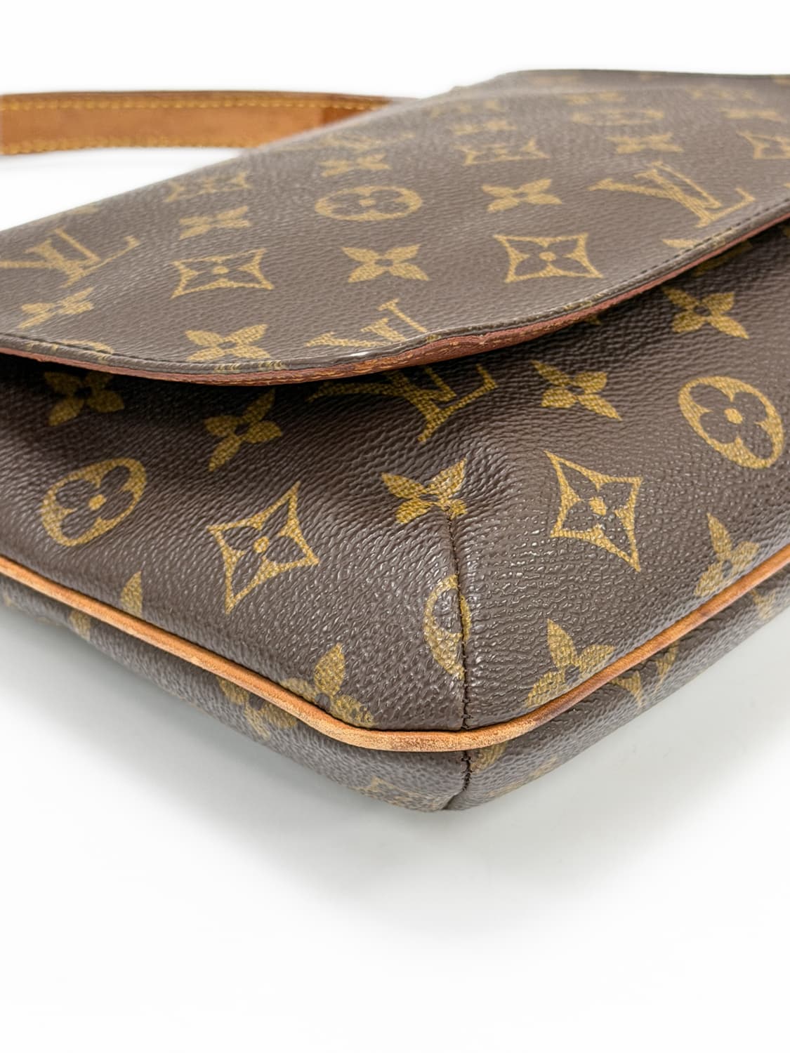 루이비통 모노그램 뮤젯 탱고 숄더백 상품이미지4