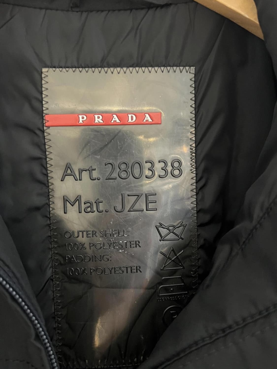 프라다 바람막이 상품이미지2