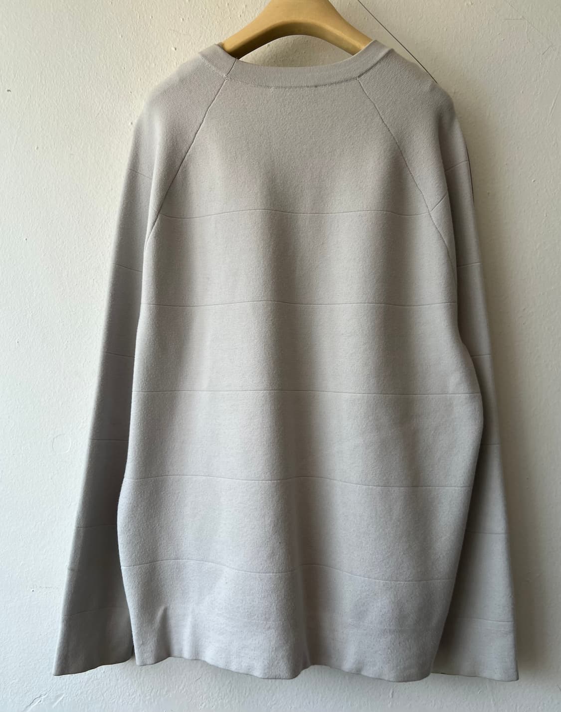 띠어리 남성 연그레이 라운드니트 
 상품이미지8