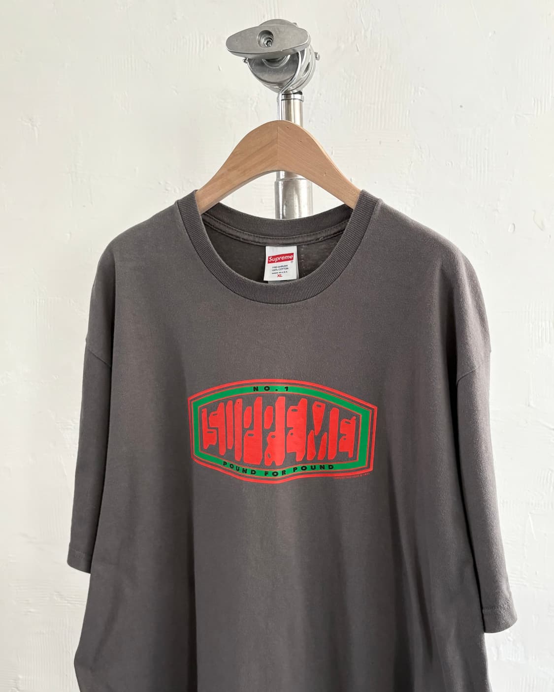 Supreme 슈프림 차콜 컬러 파운드 로고 티셔츠 상품이미지2