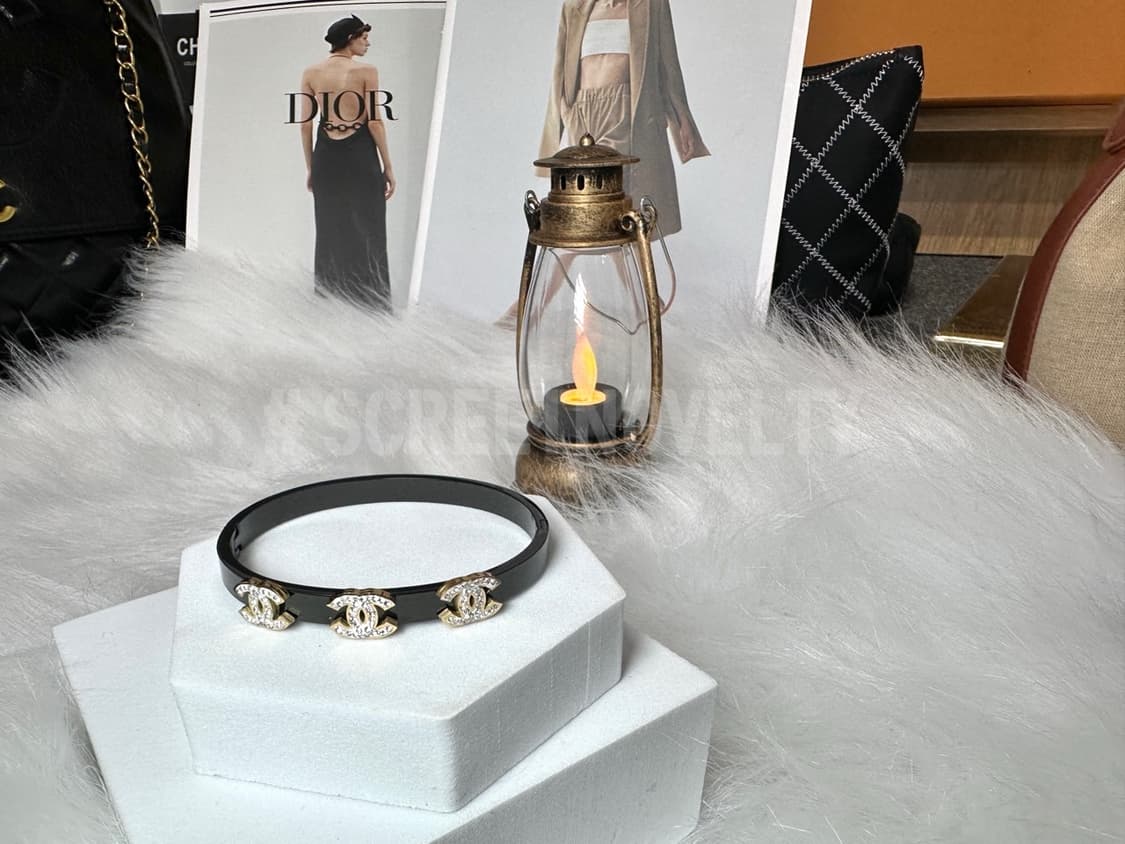 샤넬 골드 CC 포인트 크리스탈 팔찌 상품이미지8