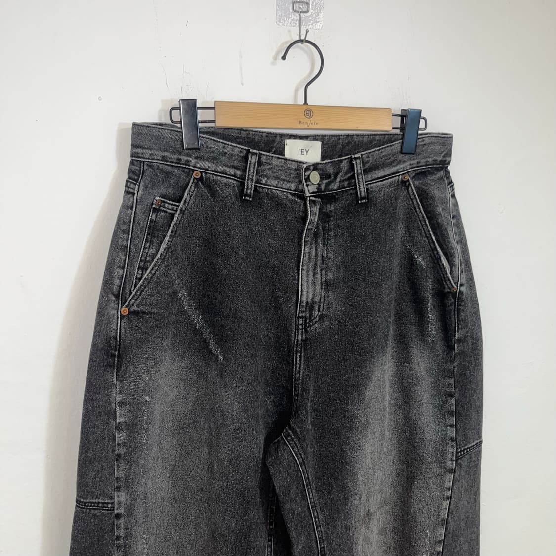 IEY Black Washed Curved Pants 상품이미지4
